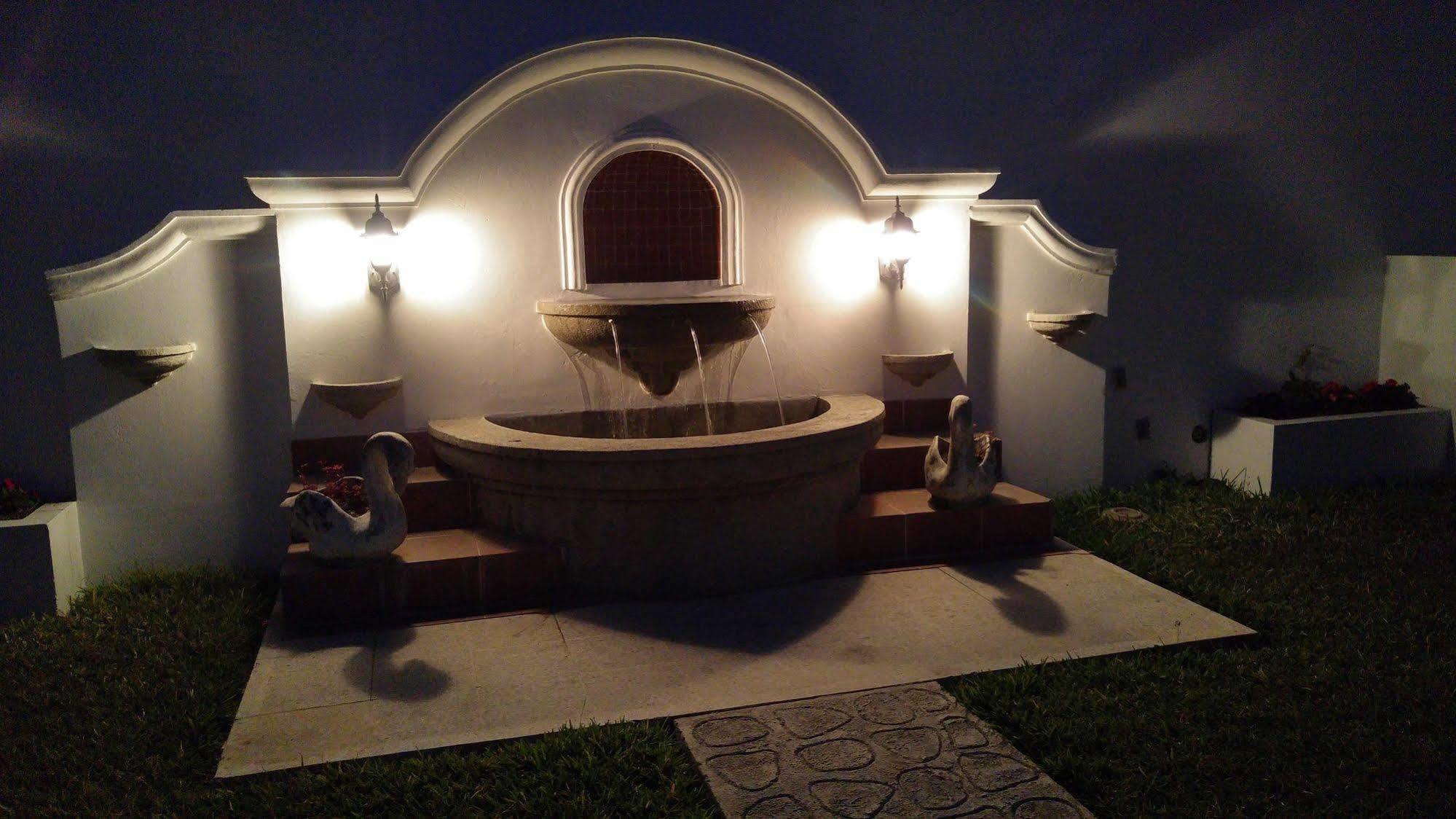 Ixkanul Antigua Hotel Exteriör bild